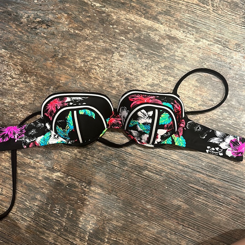 I am selling a swimsuit top